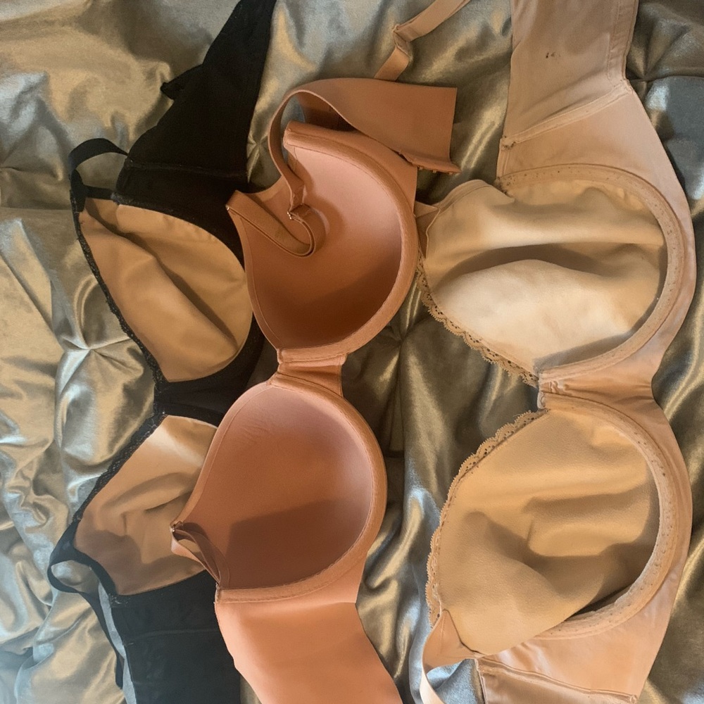 Bras - Picture 3 of 4
